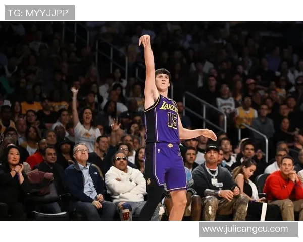 浓眉半场高效发挥砍下16分8板 成为全队得分篮板双料领袖